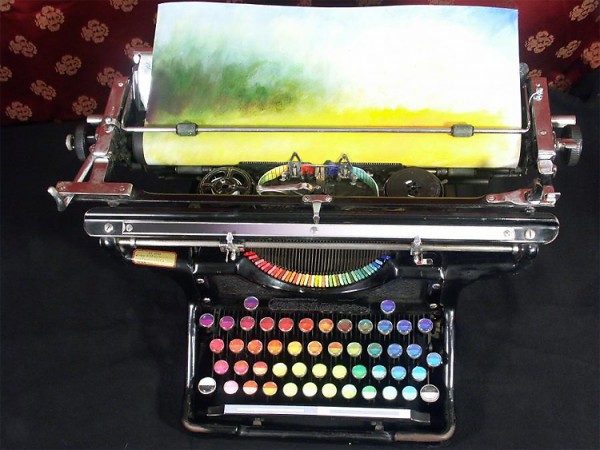macchina da scrivere arcobaleno